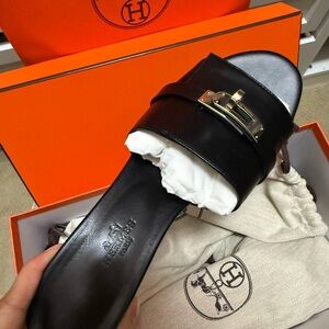 Hermès GIGI Sandals with Signature Design